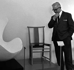 ARNE JACOBSEN UR BANKERS 34 MM MED NAVY BLÅ LÆDERREM - 53107-1604G