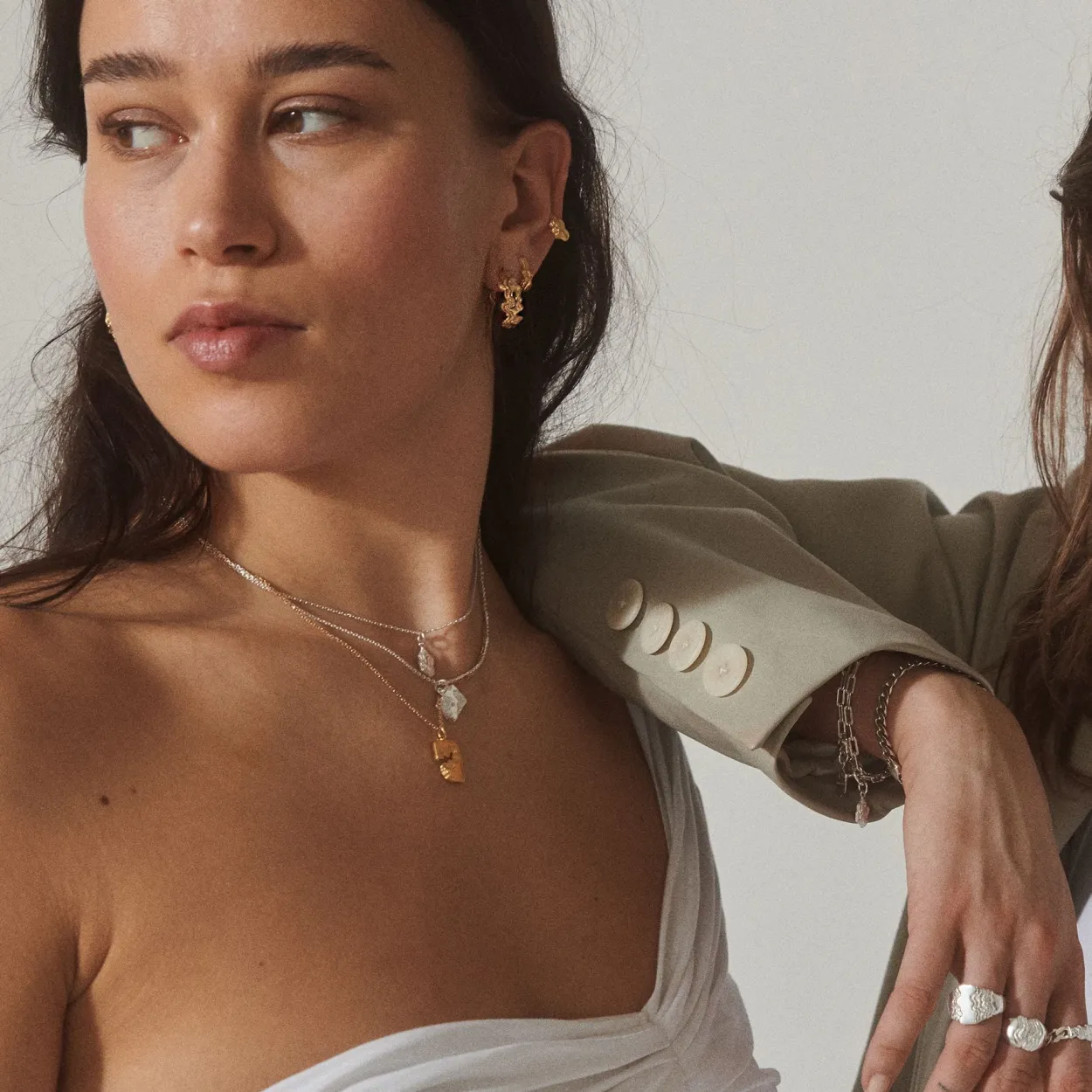 CAMILLE BRINCH BLURRY LAYERS HOOPS FORGYLDT SØLV - BLAHO-FG