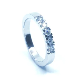 14 KT. ALLIANCE RING HVIDGULD MED BRILLANT 5X0,05 CT. W/SI