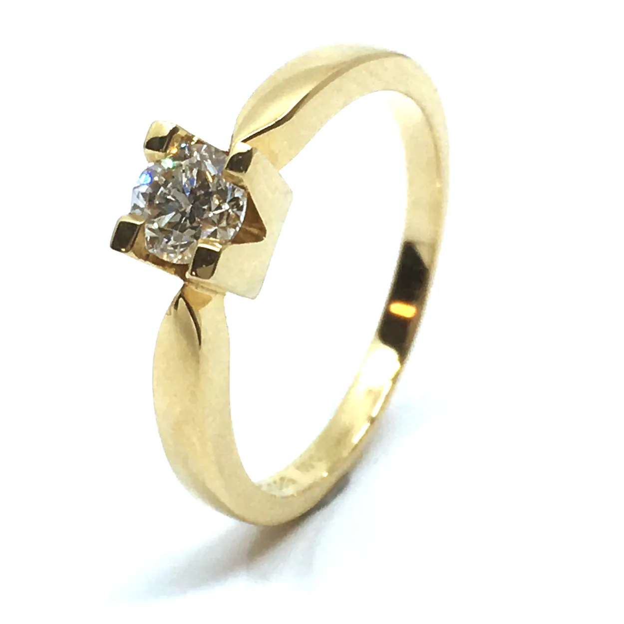 14 KT. GULD EVA RING MED BRILLANT 0,50 CT. W/SI