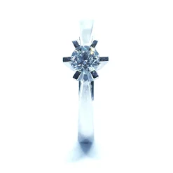 14 KT. HVIDGULD CARLA RING MED BRILLANT 0,38 CT. W/SI