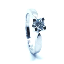 14 KT. HVIDGULD EVA RING MED BRILLANT 0,38 CT. W/SI
