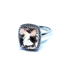 14 KT. HVIDGULD RING MED FIRKANTET PEACH MORGANITE + 0,132 CT. W/SI