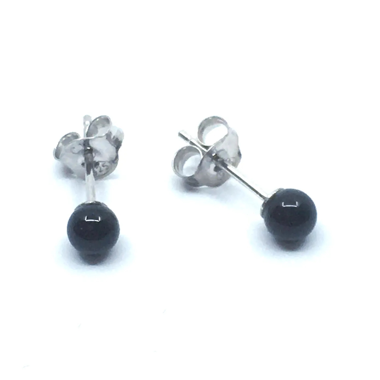 SØLV RHODINERET ØRESTIK MED RUND SORT ONYX 2 MM