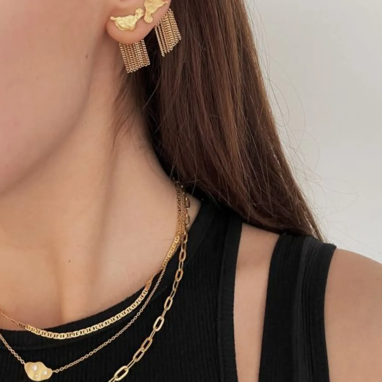 STINE A DANCING CHAINS BEHIND EAR SØLV FORGYLDT BAG ØRERING - 1133-02-S