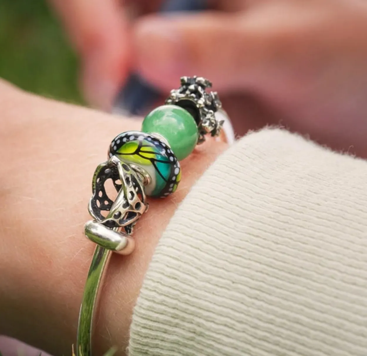 TROLLBEADS GLASKUGLE VINGER AF SUCCES - TGLBE-20372